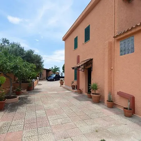 Villa Adelaide, A Reggio Calabria *