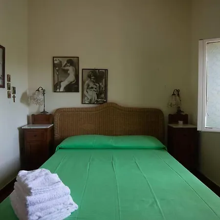 Adelaide, A Reggio Calabria Villa Fornaci (Reggio Calabria)