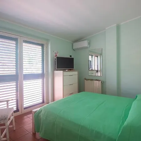 Adelaide, A Reggio Calabria Villa *