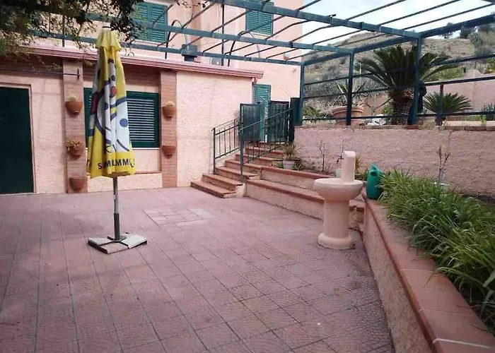 Villa Adelaide, A Reggio Calabria Fornaci (Reggio Calabria)