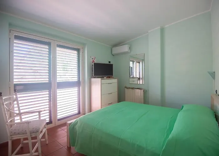 Adelaide, A Reggio Calabria Villa *